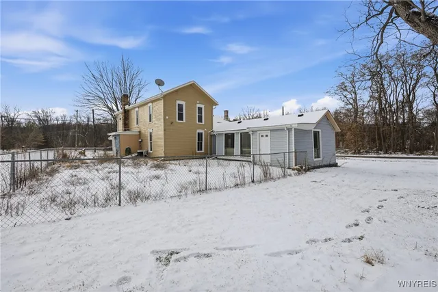 $329,900 | 6043 Old Niagara Road, Lockport Town, NY 14094
