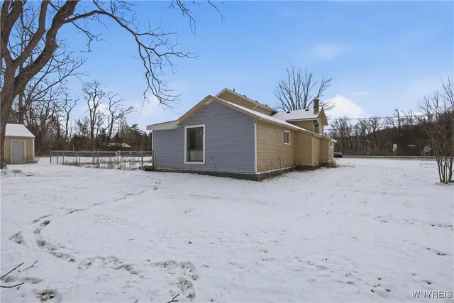 $329,900 | 6043 Old Niagara Road, Lockport Town, NY 14094