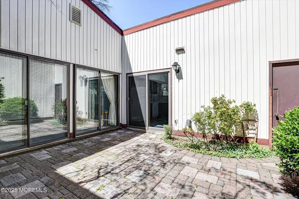 $725,000 | 55 Cheshire Square, Little Silver, NJ 07739