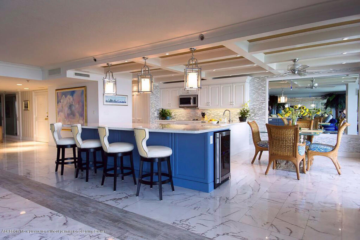 19750 South Beach Road, Unit 204 Jupiter, FL 33469 - Photo 2 of 8 02 Kitchen and Dining