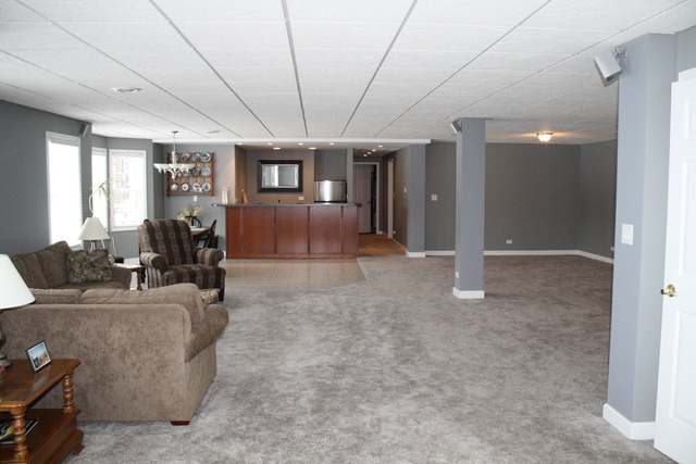 35W840 Parsons Road Dundee, IL 60102 - Photo 22 of 25 a living room with furniture