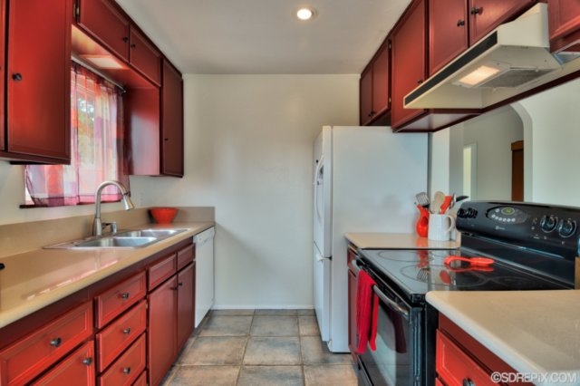 2717 Moundview Place Spring Valley, CA 91977 - Photo 9 of 25 Gallery Image 9