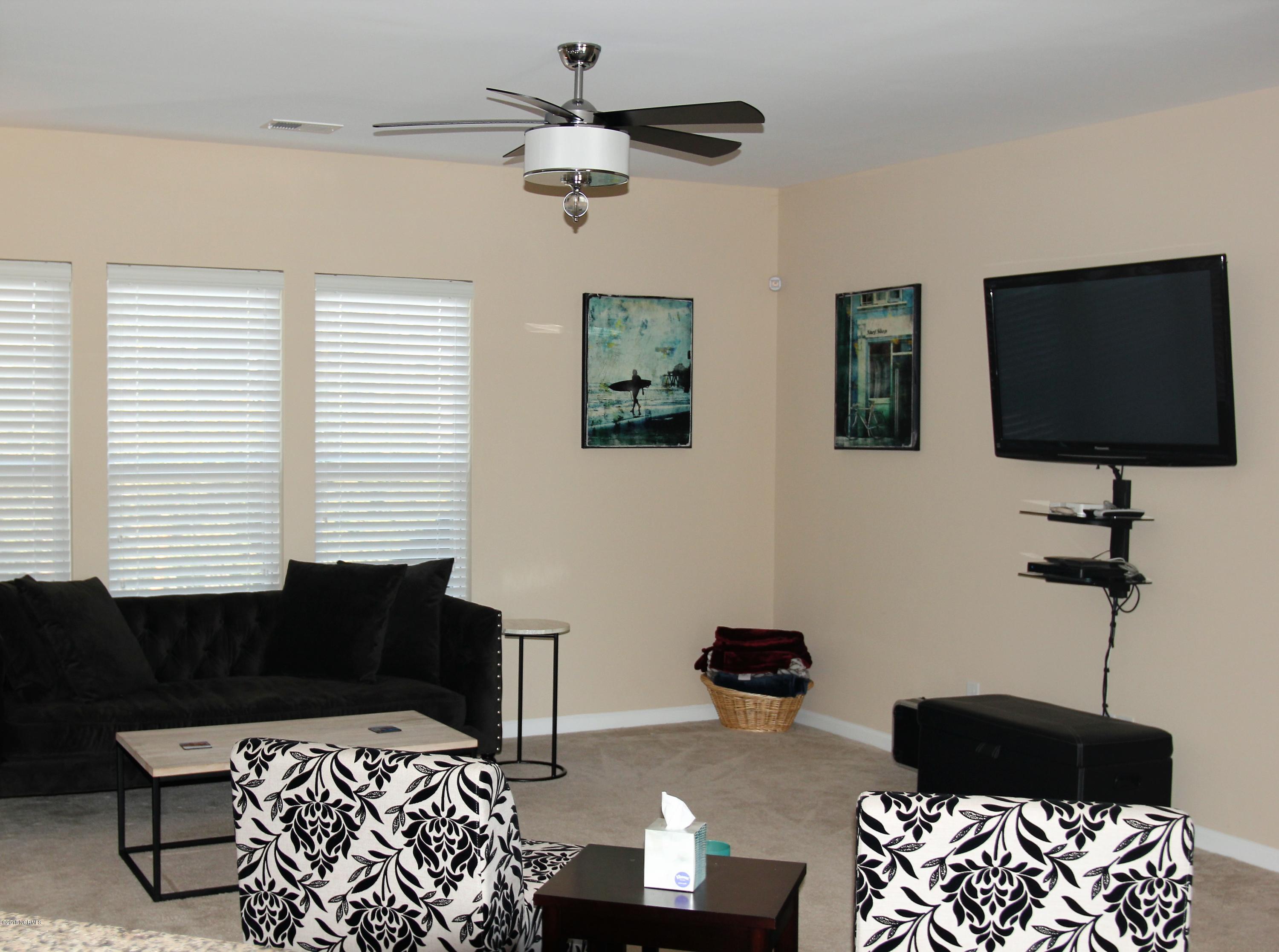 5210 Windlass Road Southport, NC 28461 - Photo 11 of 24 Living area