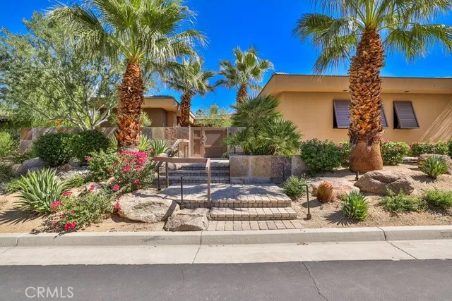 a view of a house with street