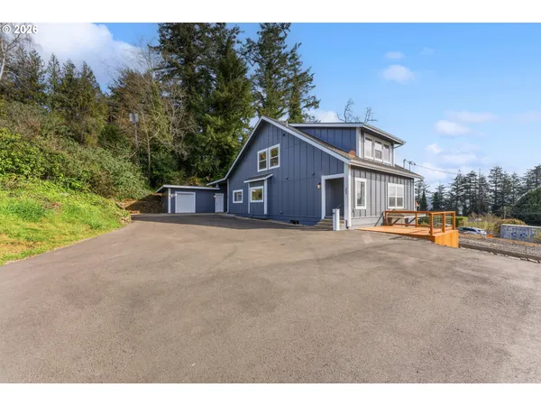 $699,000 | 790 Oregon Avenue, North Bend, OR 97459