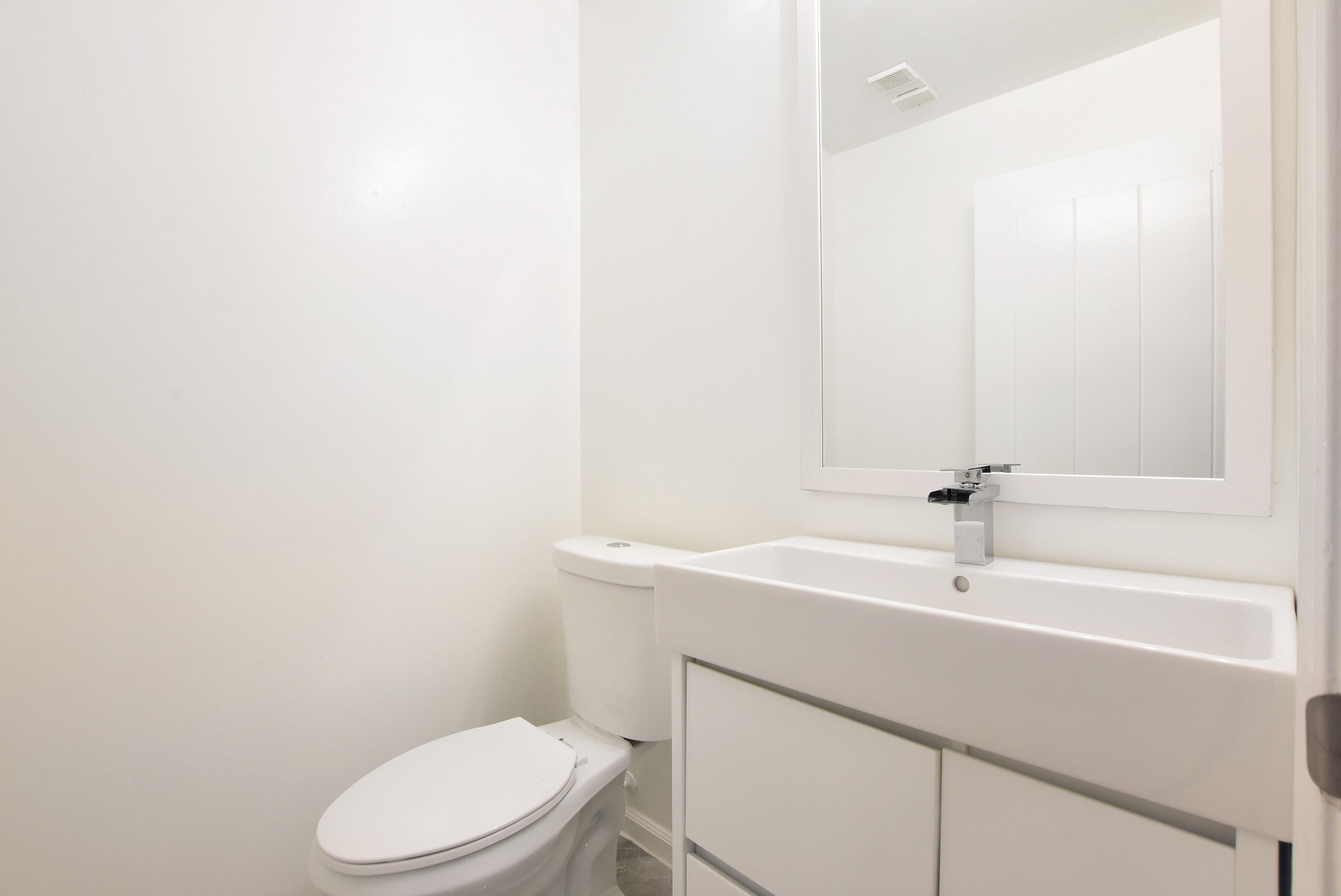 20931 Vía Azalea, Unit 2 Boca Raton, FL 33428 - Photo 11 of 28 Powder Room