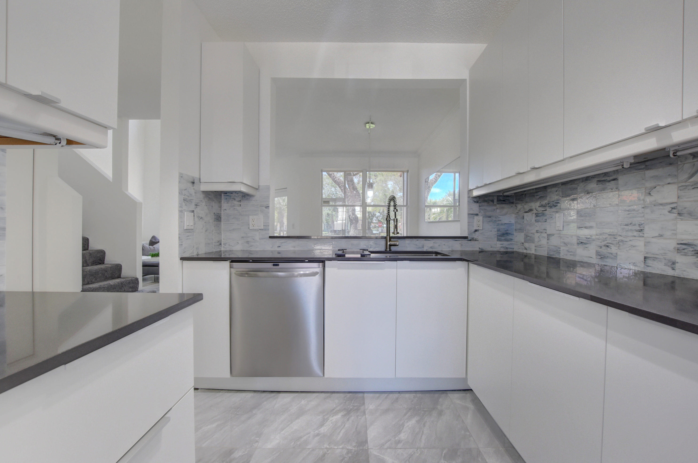 20931 Vía Azalea, Unit 2 Boca Raton, FL 33428 - Photo 6 of 28 Kitchen