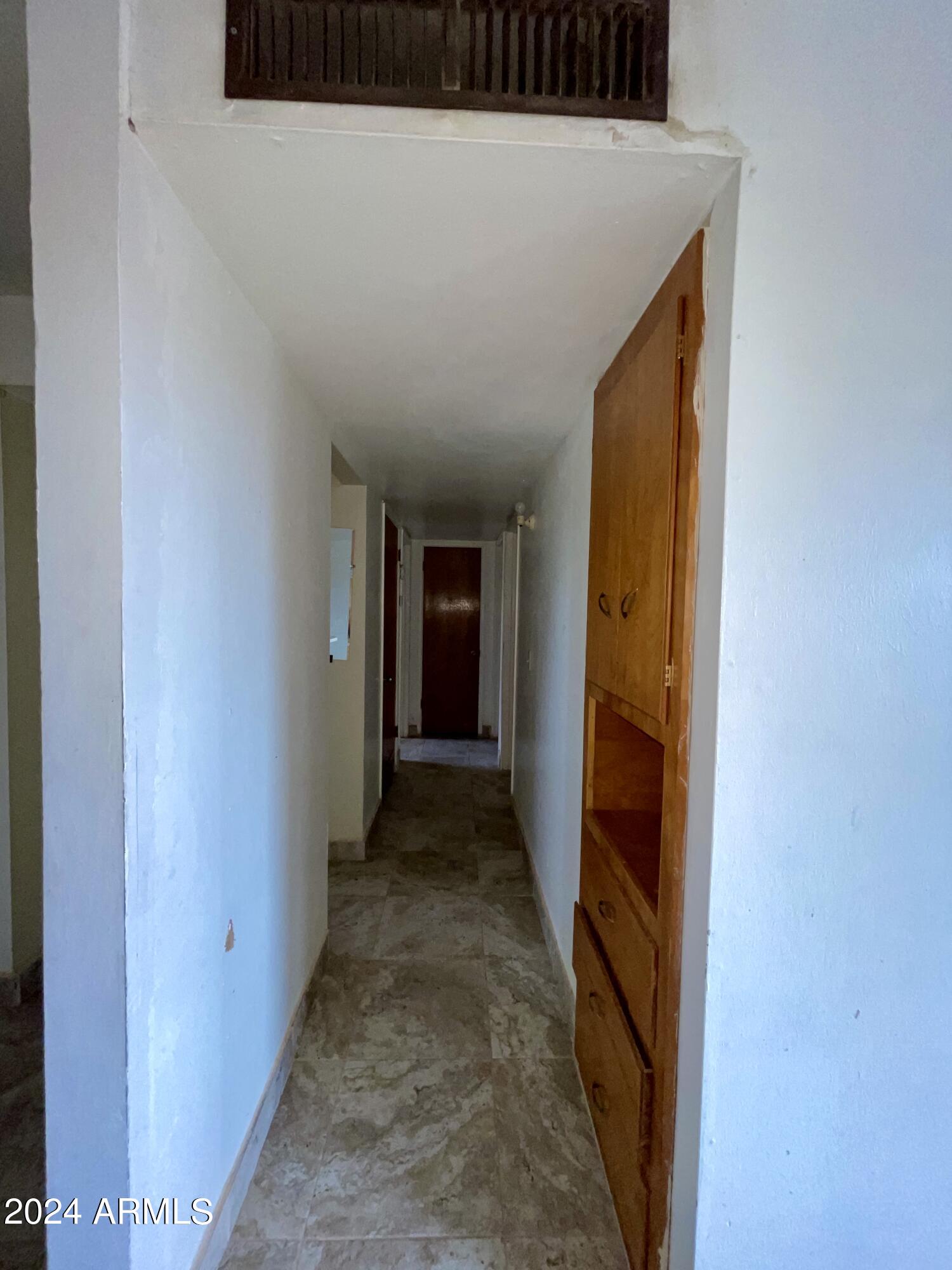 2602 6th Green Street Douglas, AZ 85607 - Photo 12 of 27 Hallway