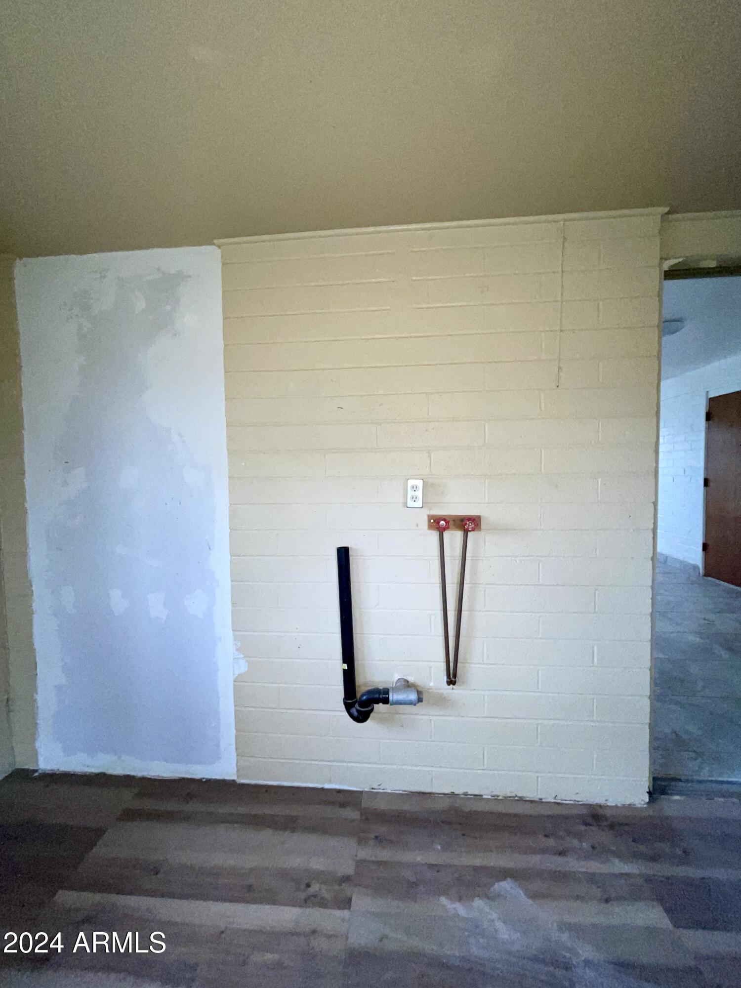 2602 6th Green Street Douglas, AZ 85607 - Photo 27 of 27 Laundry area