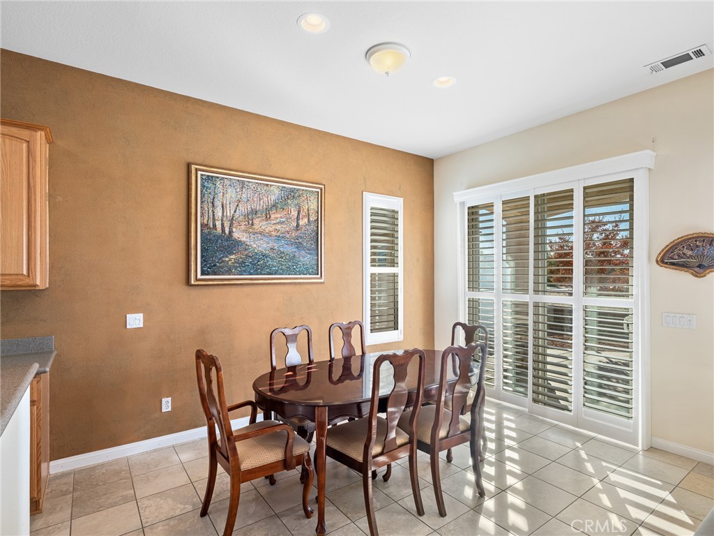 10446 Bridge Haven Road Apple Valley, CA 92308 - Photo 14 of 52