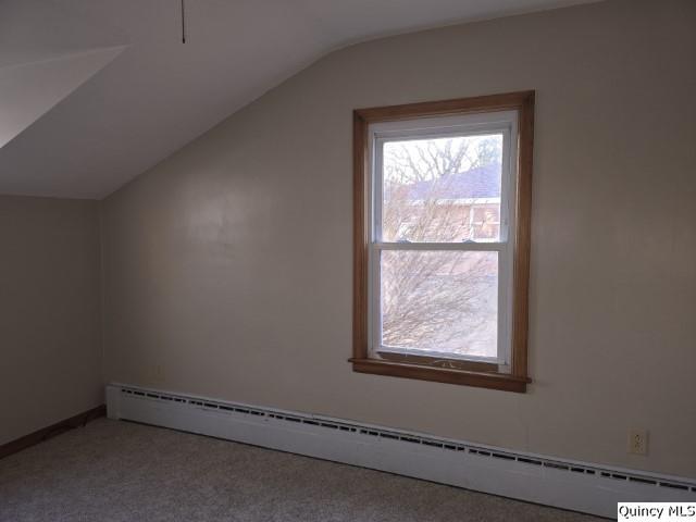 825 Augusta Road Carthage, IL 62321 - Photo 8 of 27 an empty room with a window