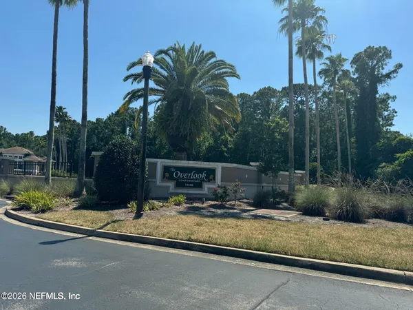 $1,600 | 10550 Baymeadows Road, Unit 811, Jacksonville, FL 32256