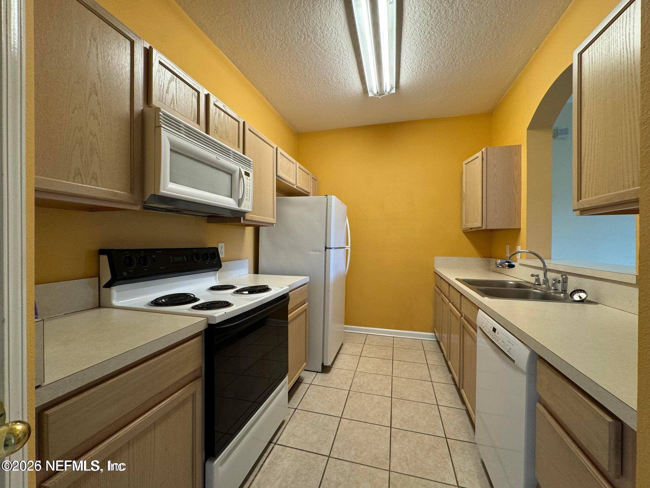 10550 Baymeadows Road, Unit 811 Jacksonville, FL 32256 - Photo 6 of 14 20250211210514564296000000-o