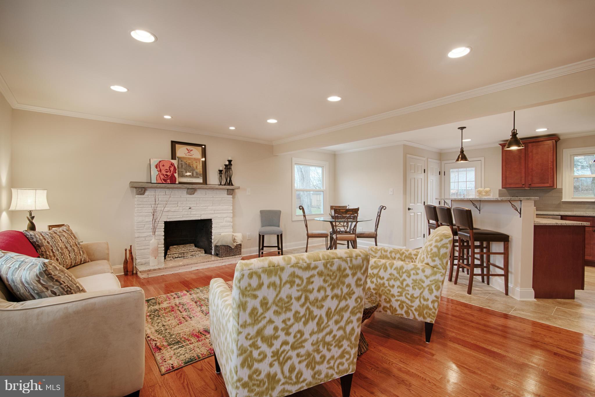 123 Harvard Road Hagerstown, MD 21742 - Photo 5 of 30 Living Room