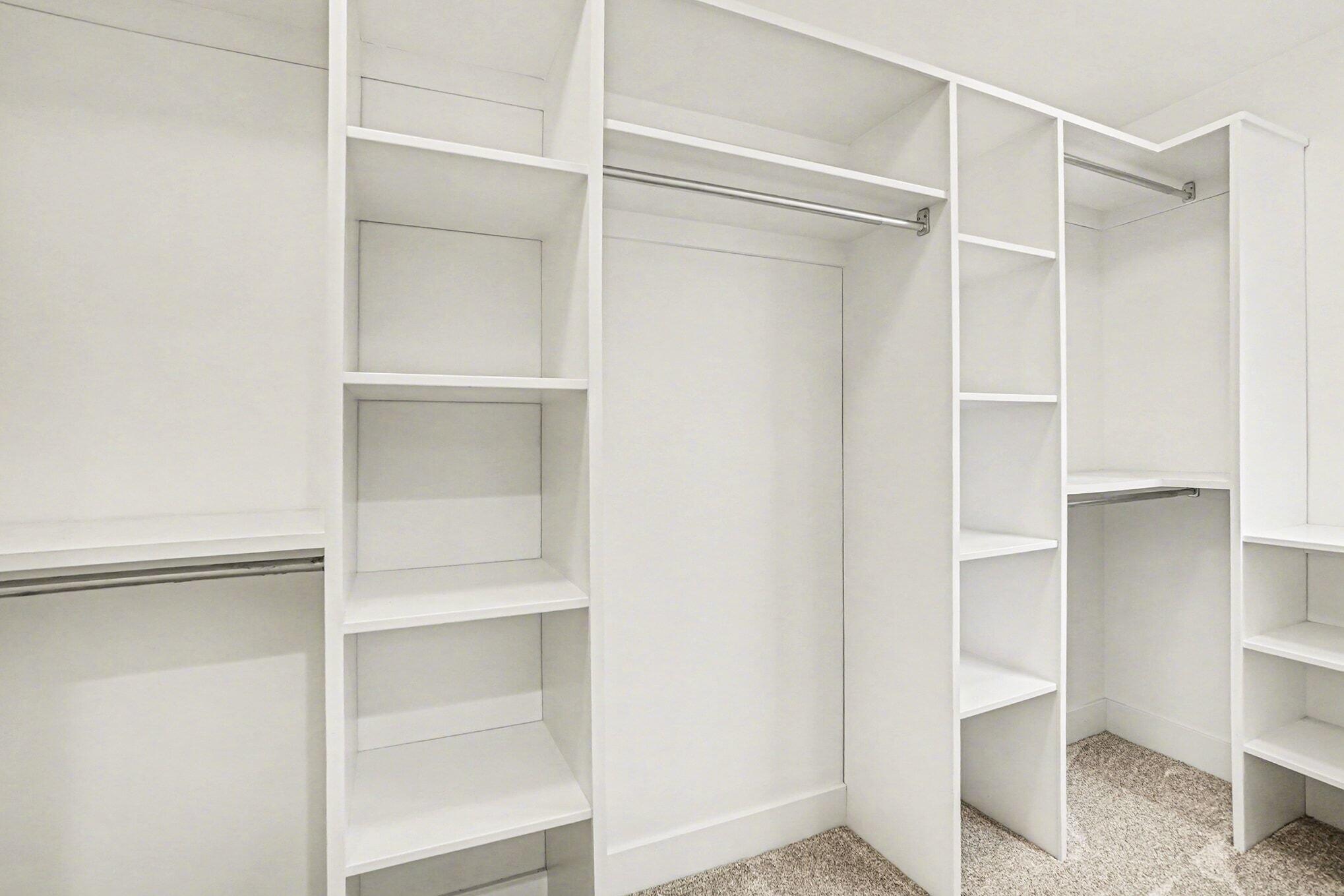 920 West Savidge Street, Unit 6 Spring Lake, MI 49456 - Photo 18 of 37 013_file_4456