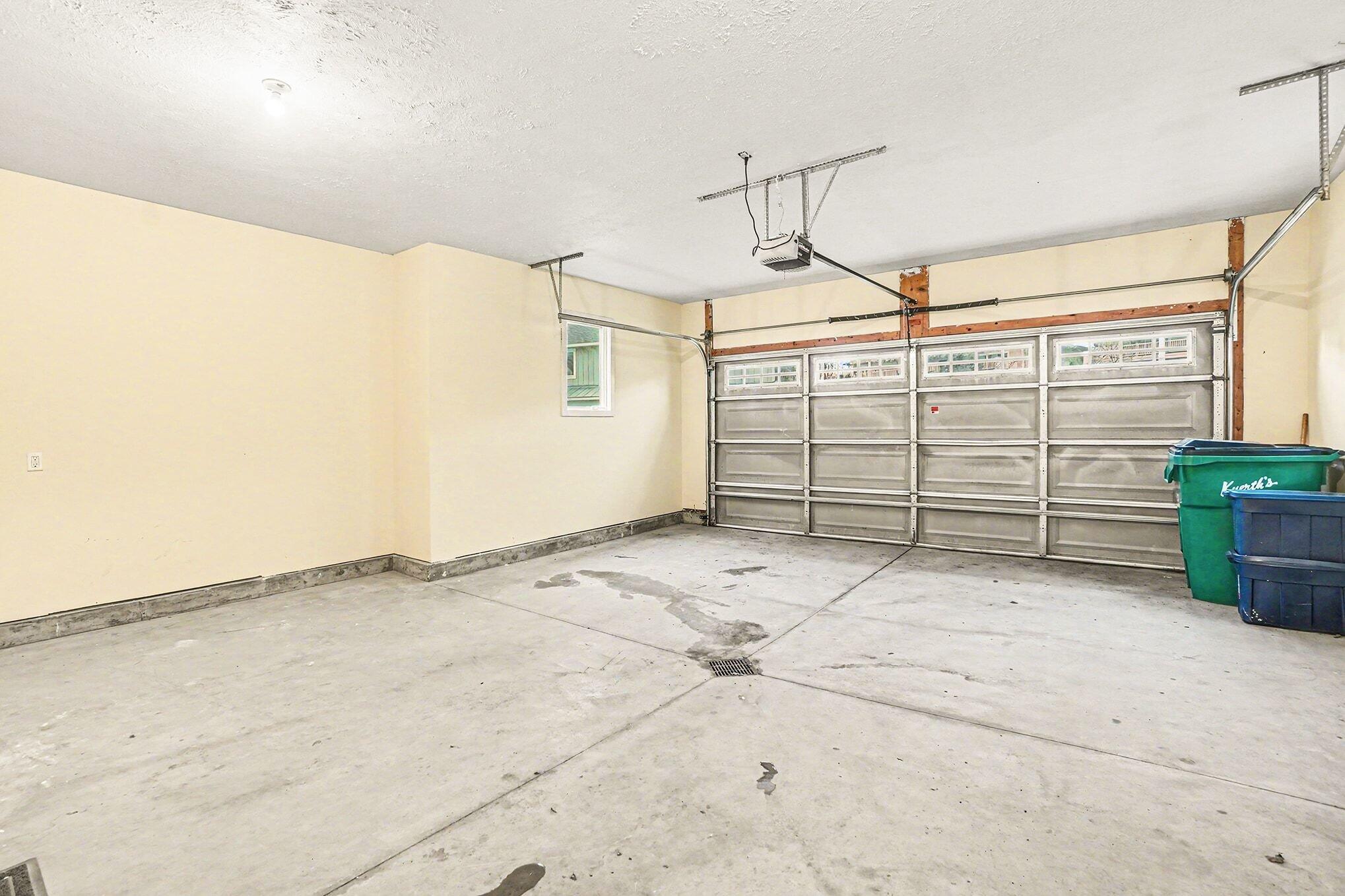 920 West Savidge Street, Unit 6 Spring Lake, MI 49456 - Photo 27 of 37 003_file_9602