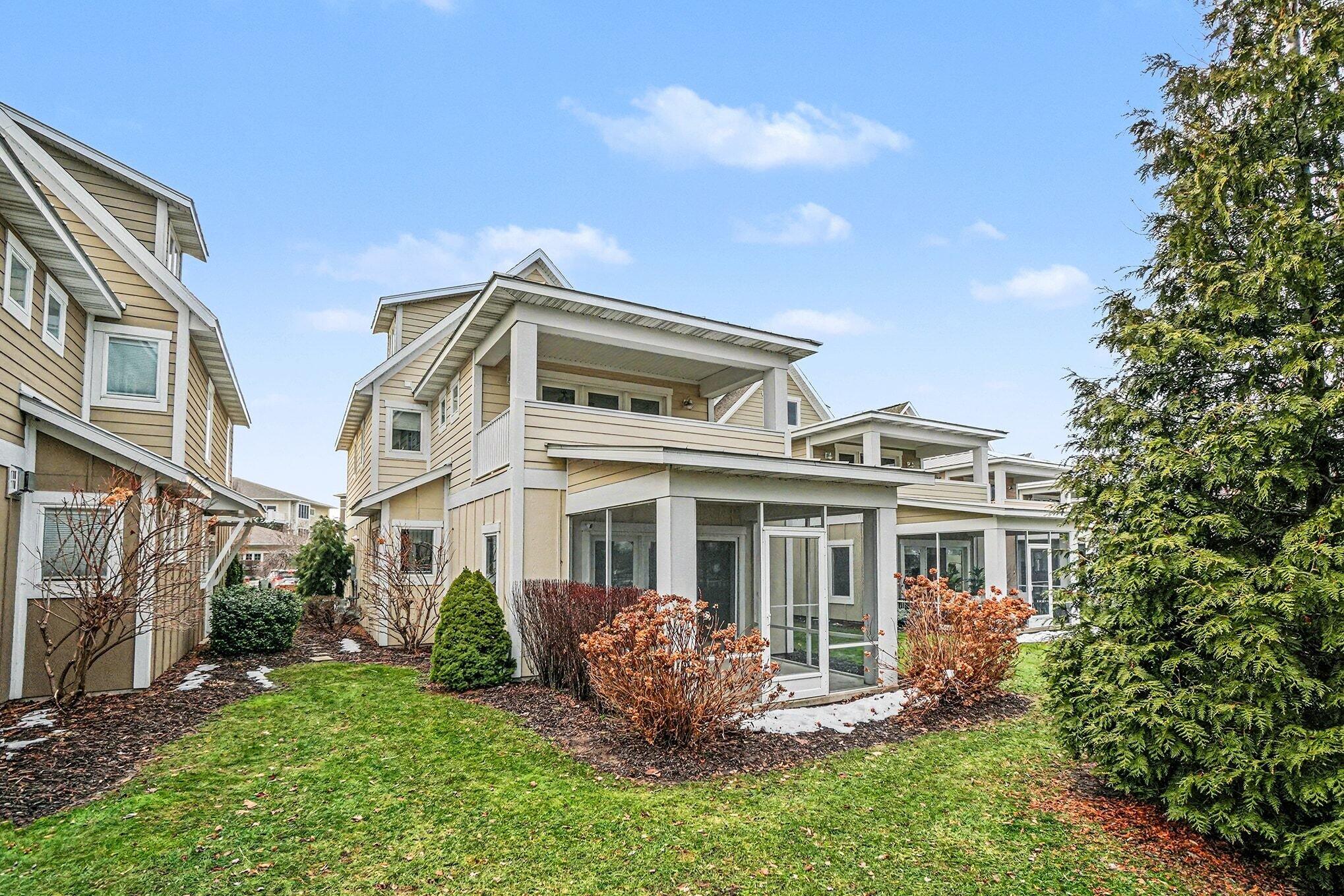 920 West Savidge Street, Unit 6 Spring Lake, MI 49456 - Photo 3 of 37 025_file_7231