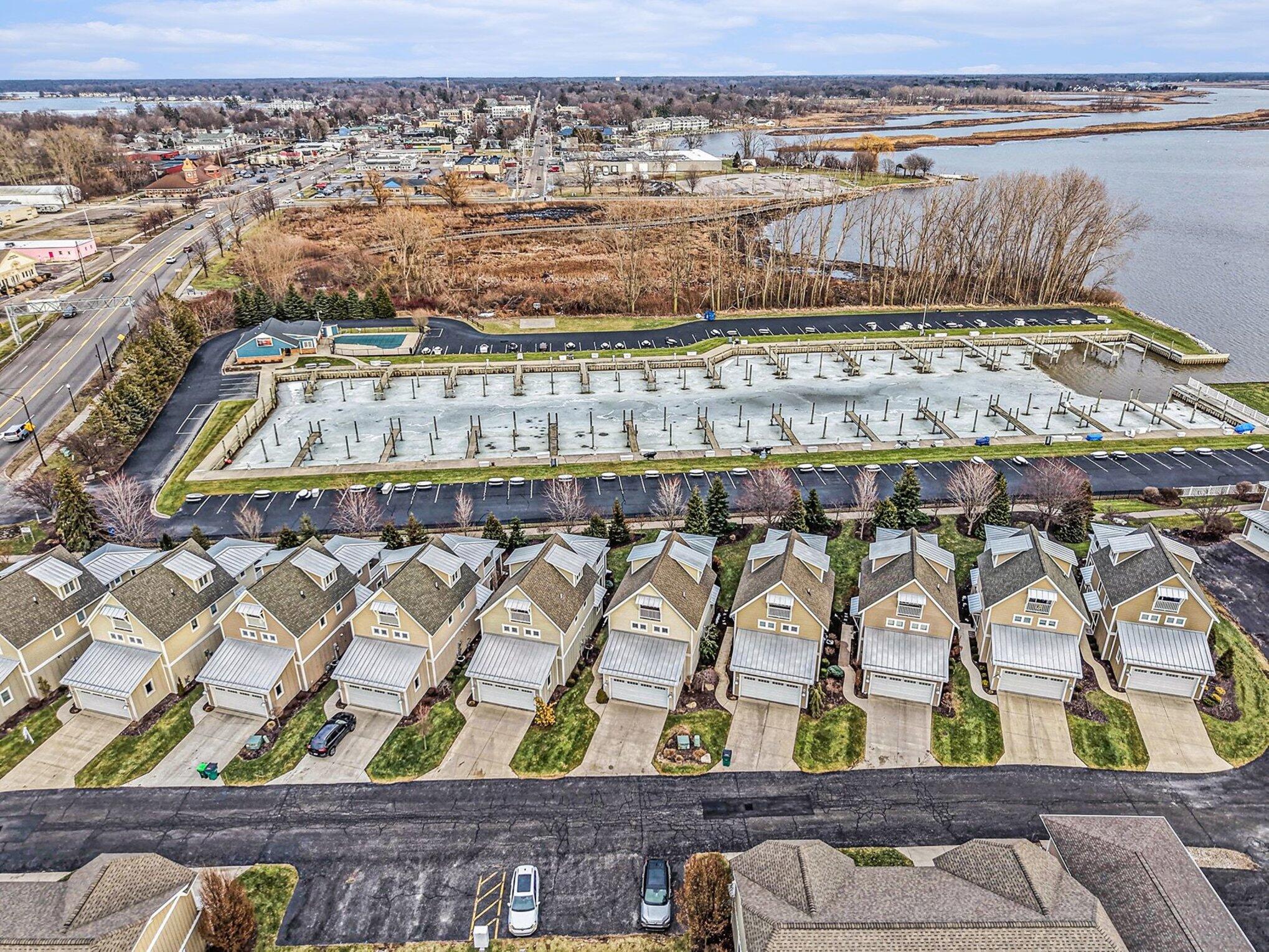 920 West Savidge Street, Unit 6 Spring Lake, MI 49456 - Photo 31 of 37 031_file_1839