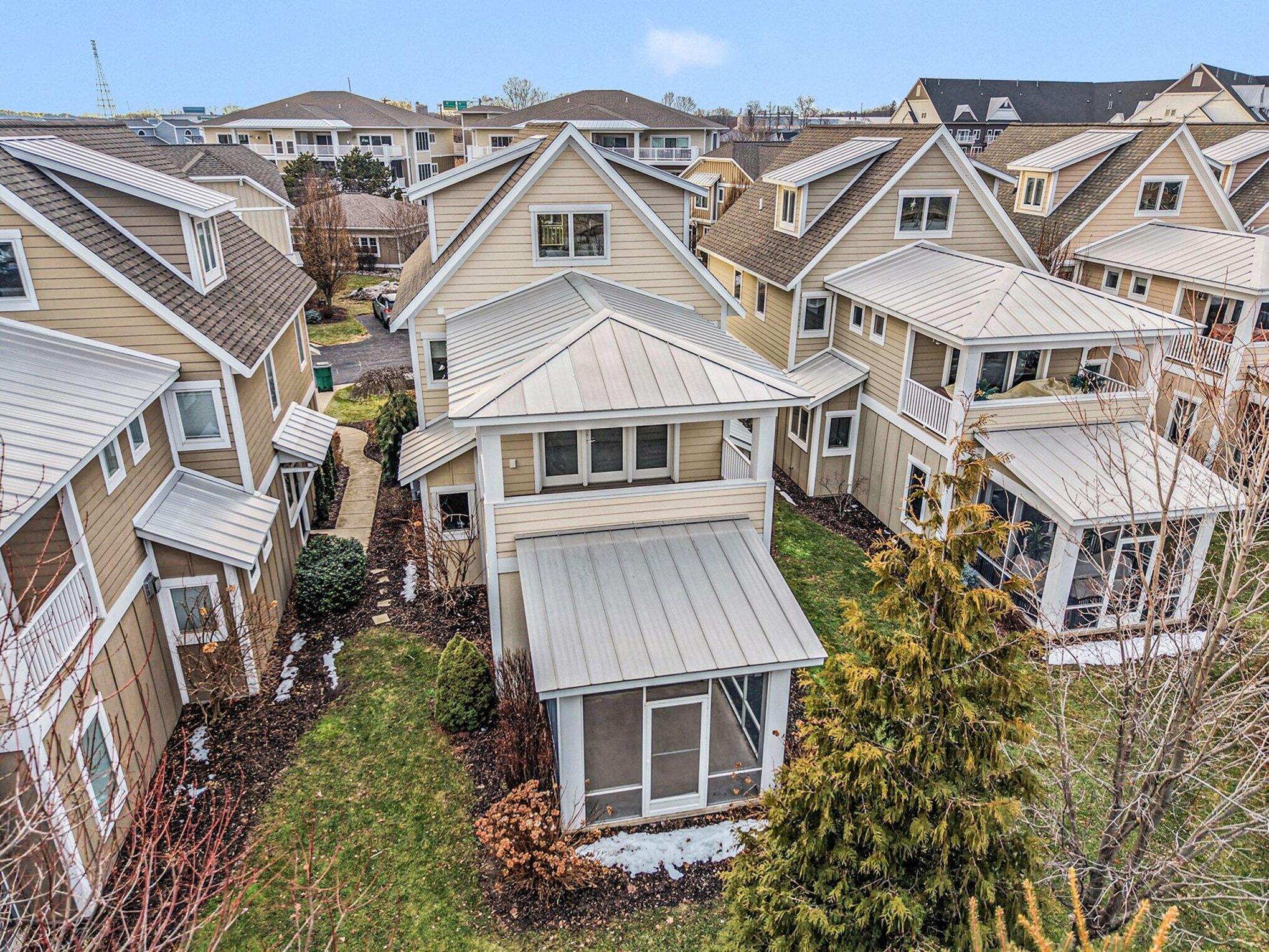 920 West Savidge Street, Unit 6 Spring Lake, MI 49456 - Photo 33 of 37 033_file_4734