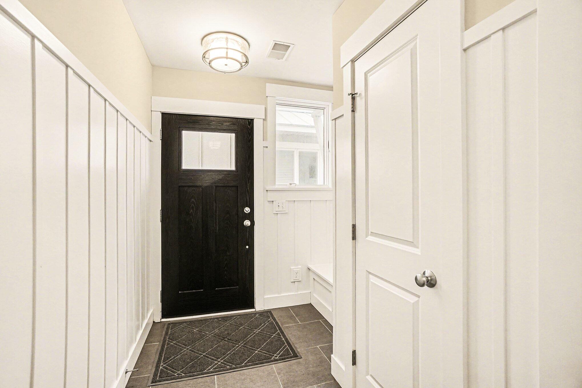 920 West Savidge Street, Unit 6 Spring Lake, MI 49456 - Photo 5 of 37 001_file_6392