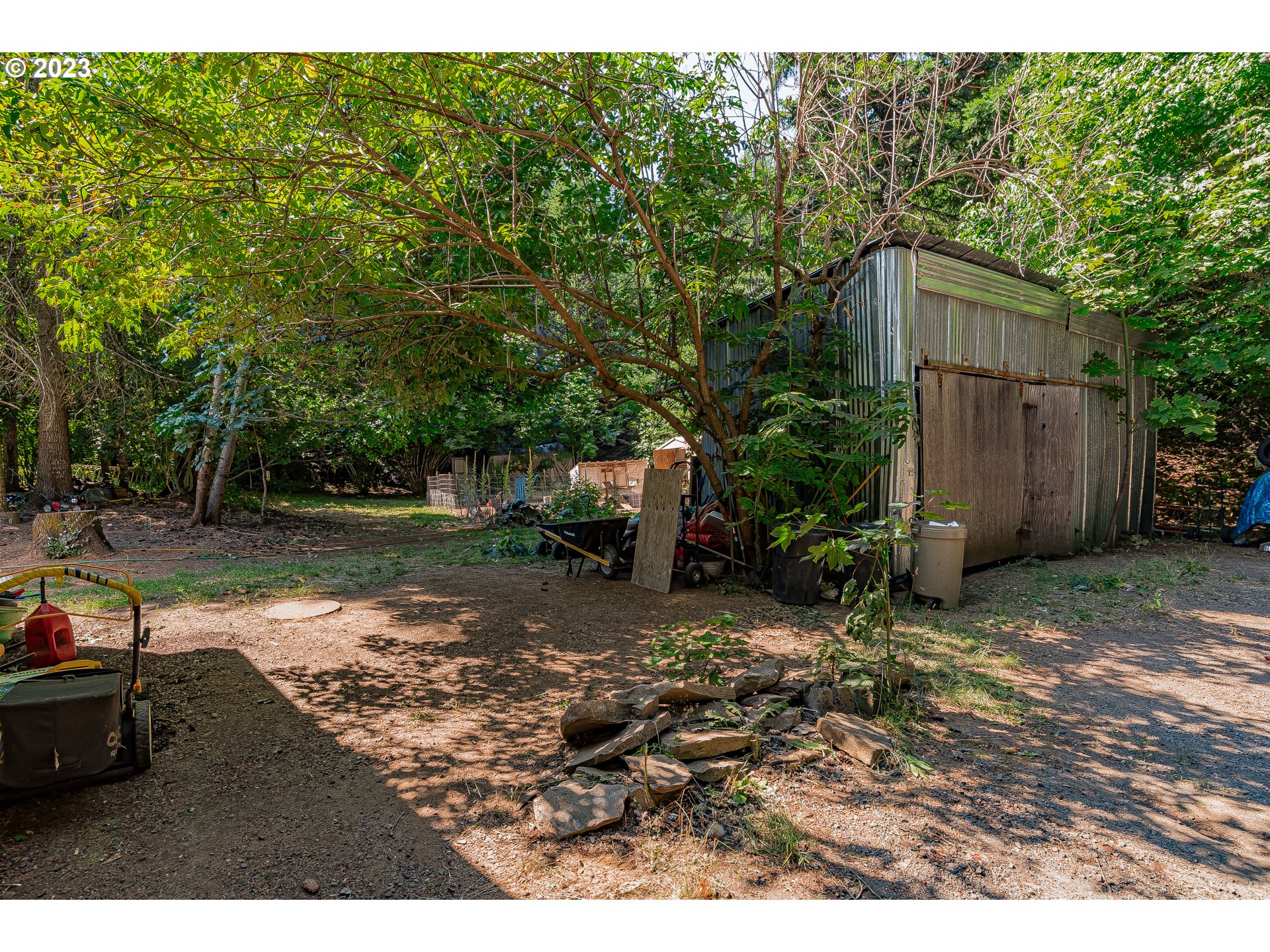 21 Nash Road White Salmon, WA 98672 - Photo 40 of 46 a backyard of a house with lots of green space