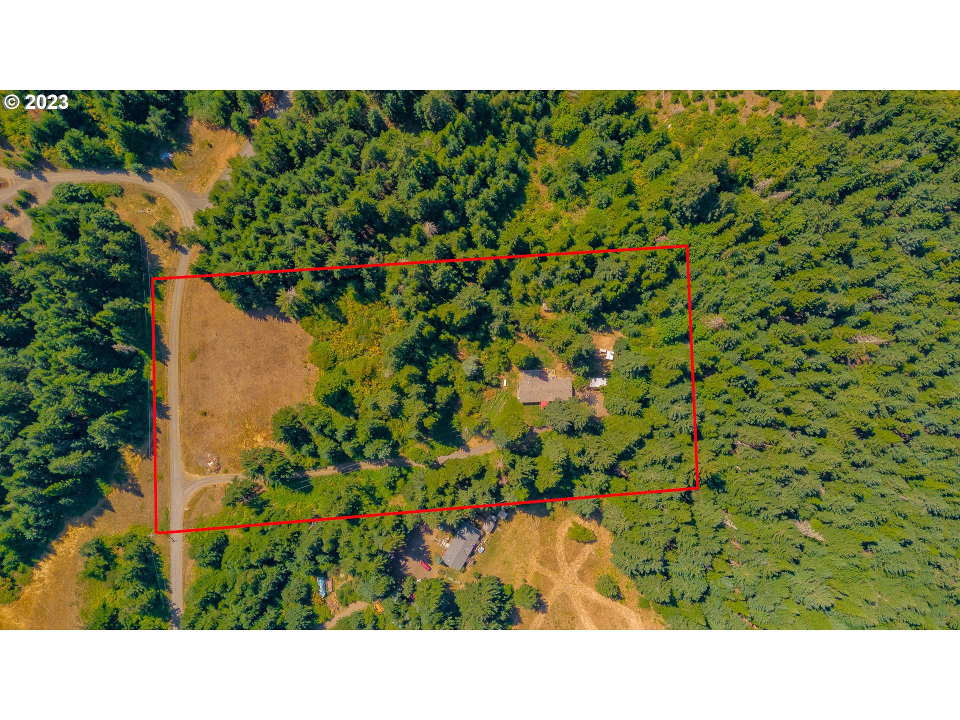 21 Nash Road White Salmon, WA 98672 - Photo 46 of 46 a open area with a garden