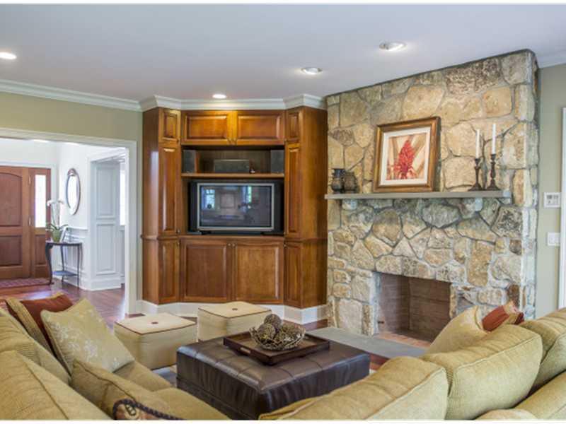 28 Druid Lane Riverside, CT 06878 - Photo 8 of 25 Additional Photo