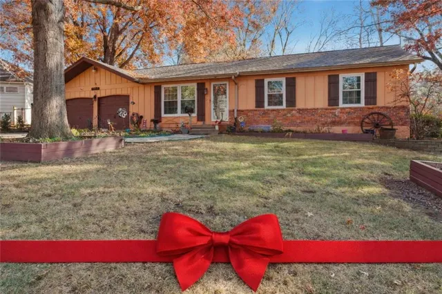 $372,900 | 9207 West 97th Street, Overland Park, KS 66212