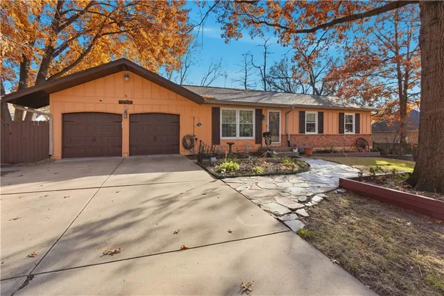 $369,900 | 9207 West 97th Street, Overland Park, KS 66212