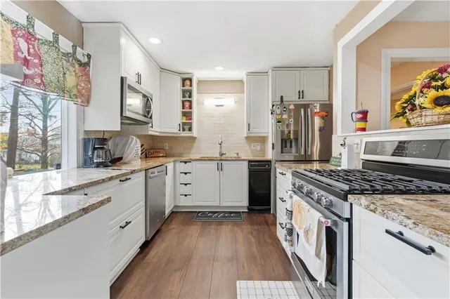 $369,900 | 9207 West 97th Street, Overland Park, KS 66212