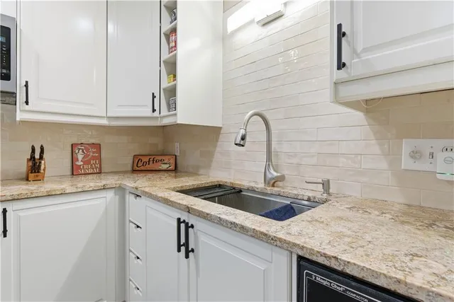 $369,900 | 9207 West 97th Street, Overland Park, KS 66212