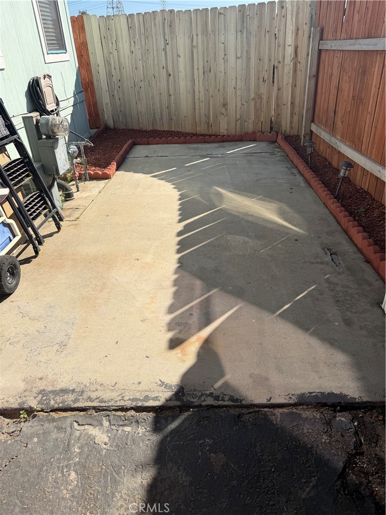 12700 Elliott, Unit 98 El Monte, CA 91732 - Photo 3 of 43 a view of a backyard of the house