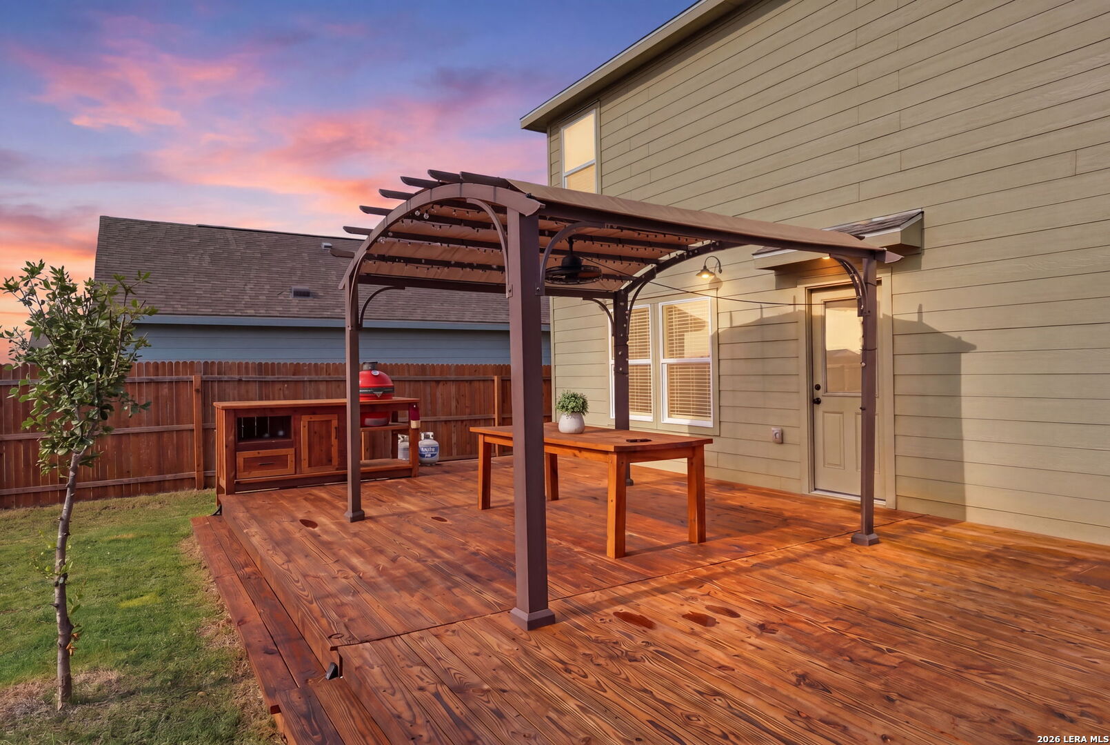 124 Maverick Cove Pleasanton, TX 78064 - Photo 2 of 26