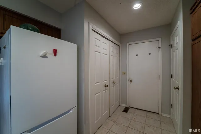 $260,000 | 2908 Wood Knoll Lane, Fort Wayne, IN 46804