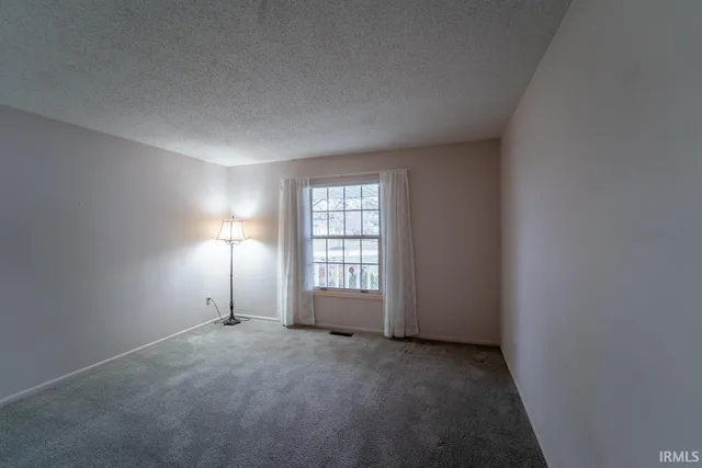 $260,000 | 2908 Wood Knoll Lane, Fort Wayne, IN 46804