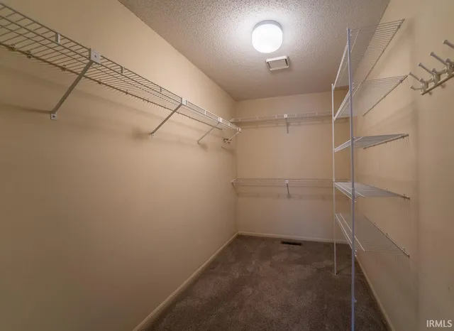 $260,000 | 2908 Wood Knoll Lane, Fort Wayne, IN 46804