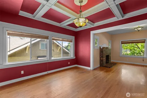 $945,000 | 2010 Northeast 54th Street, Seattle, WA 98105