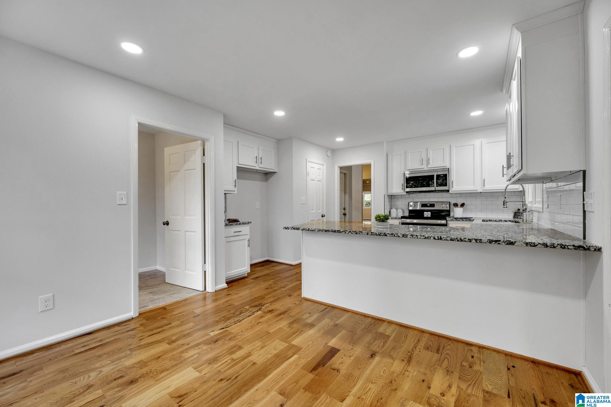 608 South Sanders Road Birmingham, AL 35226 - Photo 13 of 49
