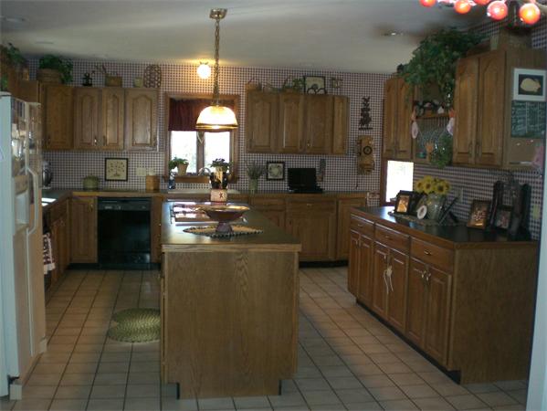 62 George Allen Road West Brookfield, MA 01585 - Photo 4 of 21 Gallery Image 4