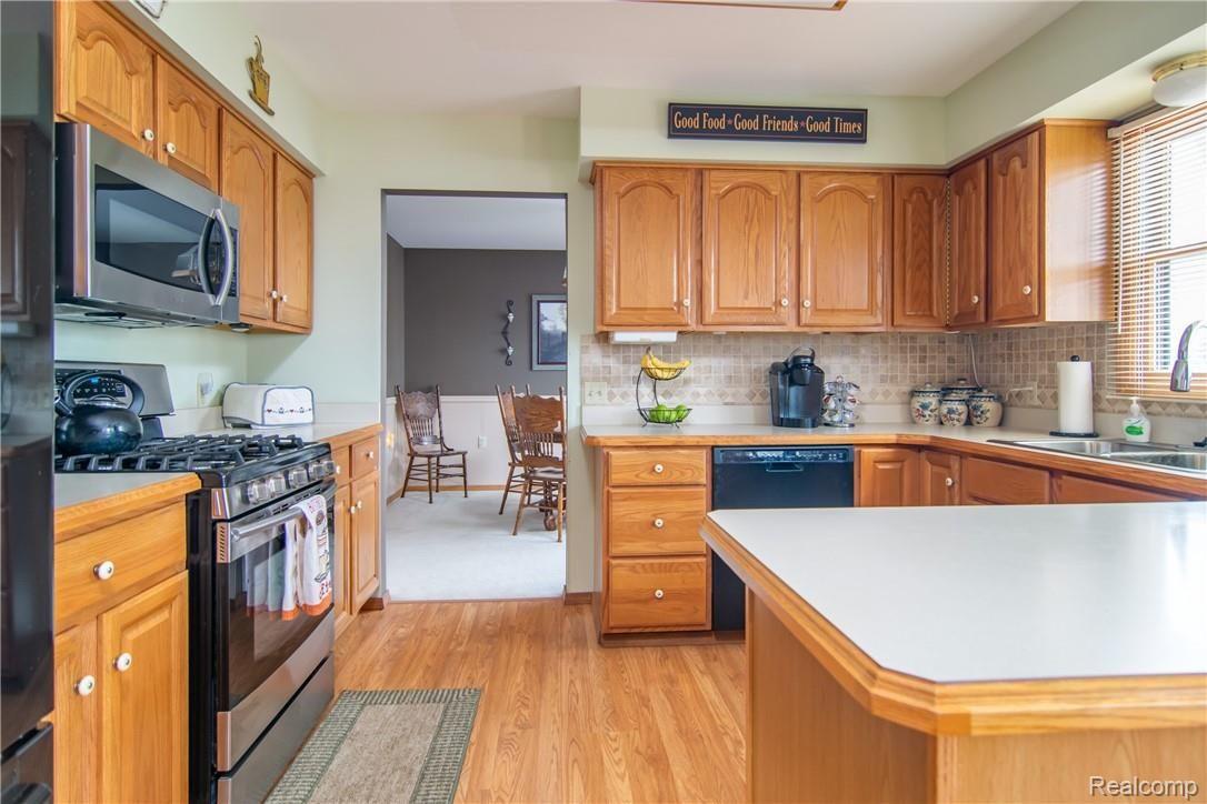 2126 Haley Road White Lake, MI 48383 - Photo 6 of 20 _DSC0183Enfused.jpg