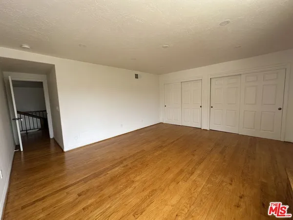 a view of empty room with window