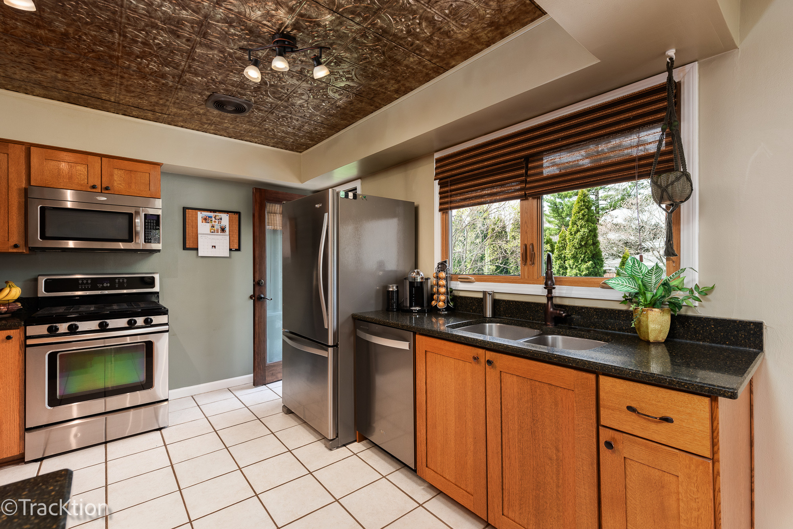 6112 Dunham Road Downers Grove, IL 60516 - Photo 8 of 29 Gallery Image 8