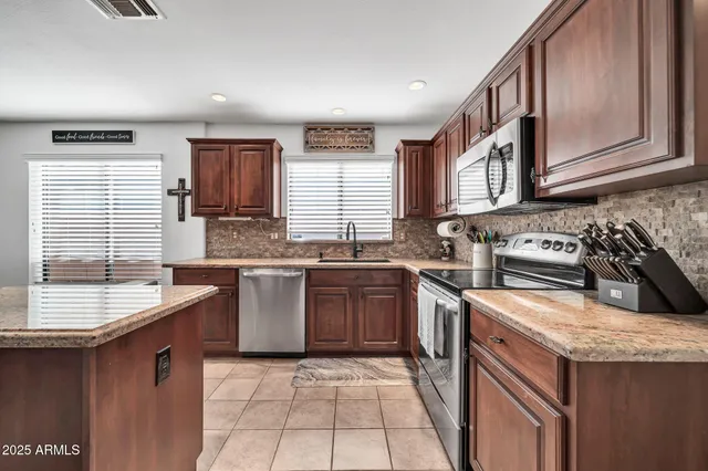 $639,000 | 20219 North 33rd Place, Phoenix, AZ 85050