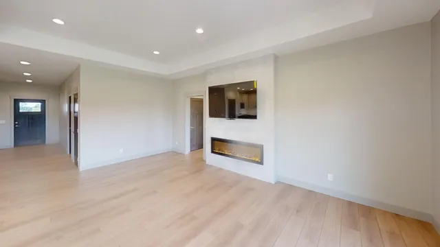 $889,900 | 2334 West 9th Street, Albert Lea, MN 56007