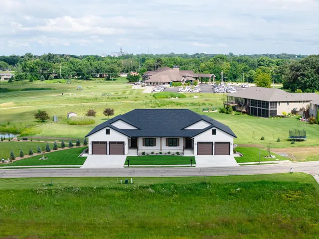 $889,900 | 2334 West 9th Street, Albert Lea, MN 56007