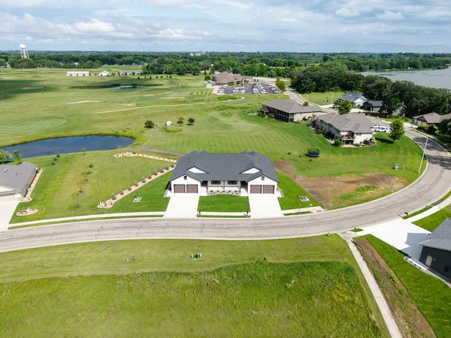 $889,900 | 2334 West 9th Street, Albert Lea, MN 56007