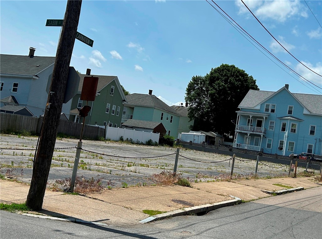 211 Carnation Street Pawtucket, RI 02860 - Photo 2 of 4