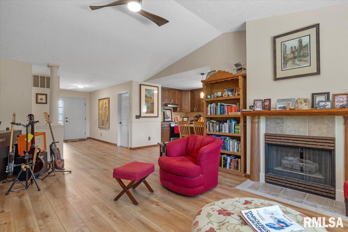 4124 Camomile Lane Springfield, IL 62711 - Photo 6 of 40