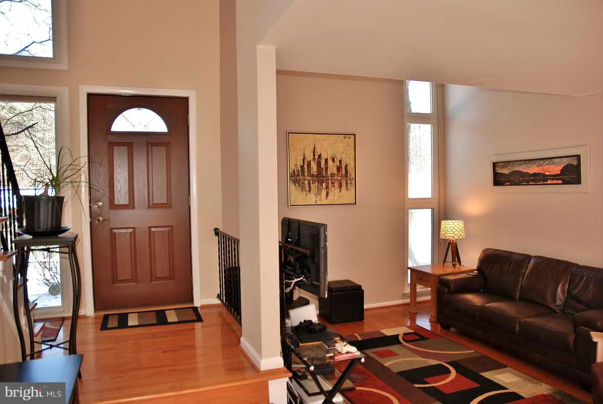 1721 Shilling Lane Silver Spring, MD 20906 - Photo 4 of 23 Living Room