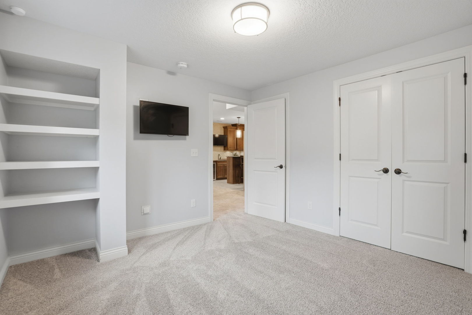 4889 Allen Road Bettendorf, IA 52722 - Photo 17 of 40